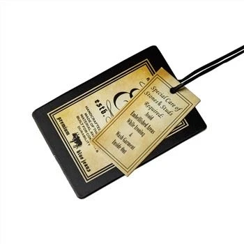 Kartongetiketter med snöre